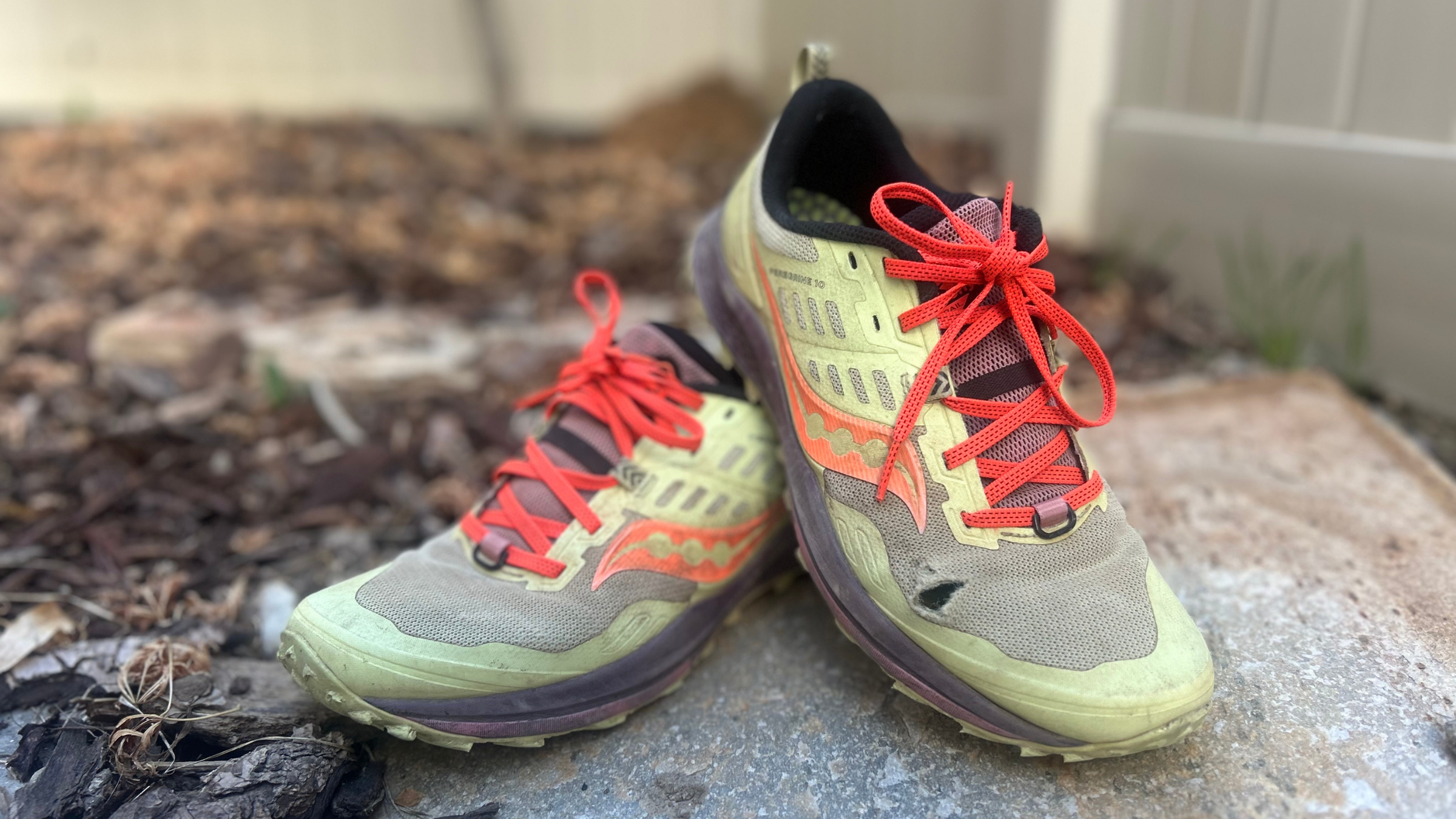 saucony peregrine 10s in lime green with orange laces